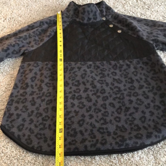J Crew Factory Quilted button-neck sherpa tunic
Medium - Picture 7 of 8